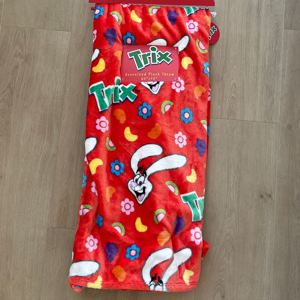 🐰 TRIX ARE FOR KIDS !! SILLY RABBIT!! Red Plush Cereal  Themed Throw Blanket